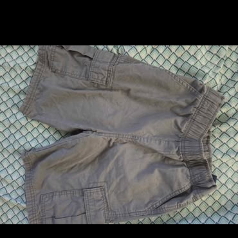 (7) pair of gently worn shorts. Size 10/12 youth boys shorts.